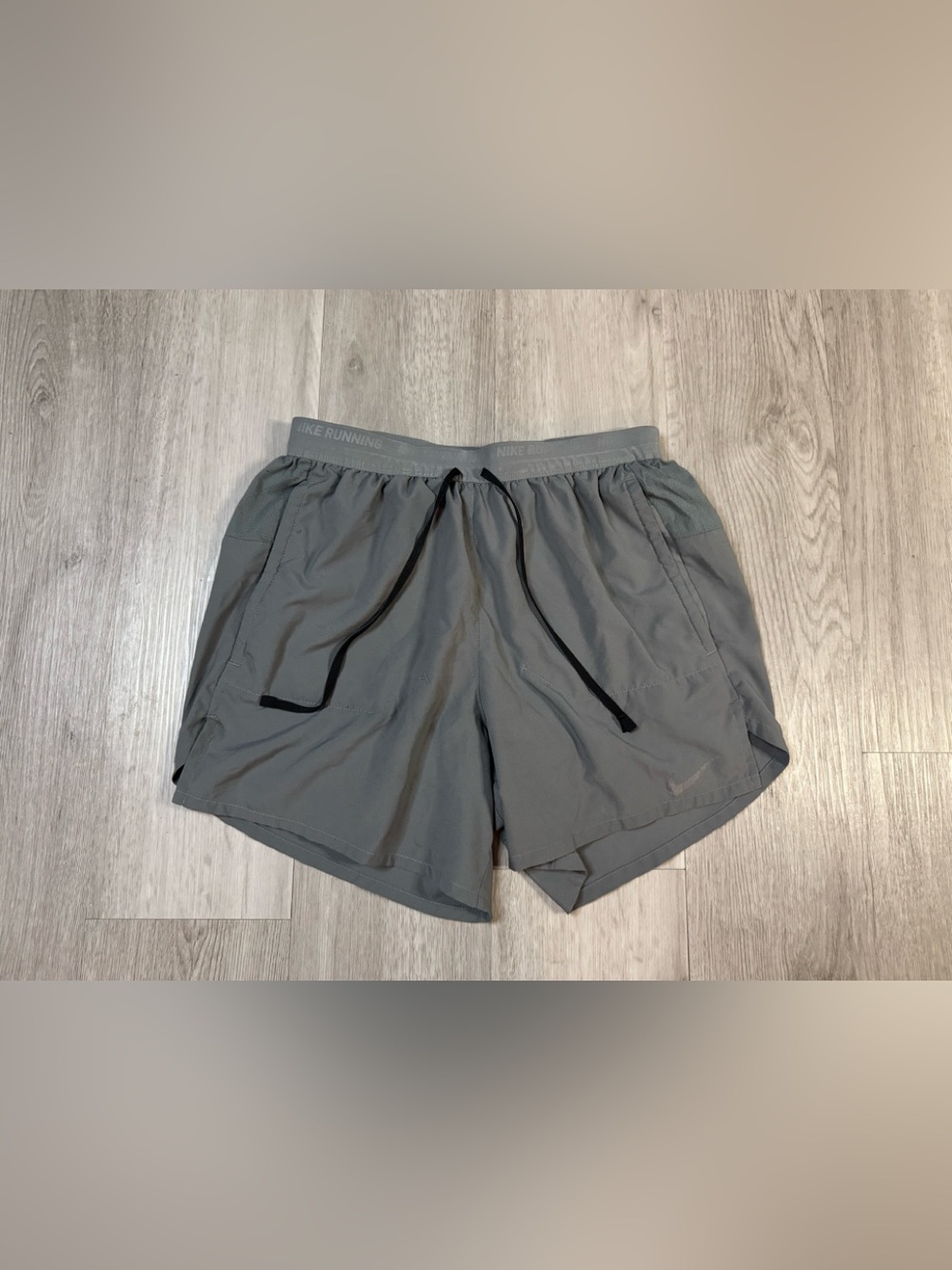 Nike Dry Fit Grey Stretch Lined Zip Pocket Casual Active Running Short Men small